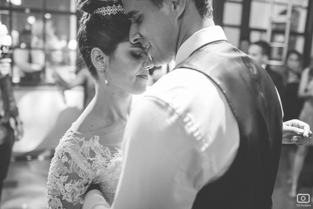 making of noiva, vestido de noiva, maquiagem casamento, casamento na bahia, buquê de noiva, raoni libório, noiva nova, noivos, casamento na praia, wedding brazil, umpontodoisimagem