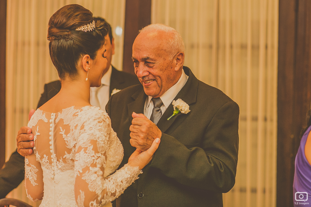 making of noiva, vestido de noiva, maquiagem casamento, casamento na bahia, buquê de noiva, raoni libório, noiva nova, noivos, casamento na praia, wedding brazil, umpontodoisimagem