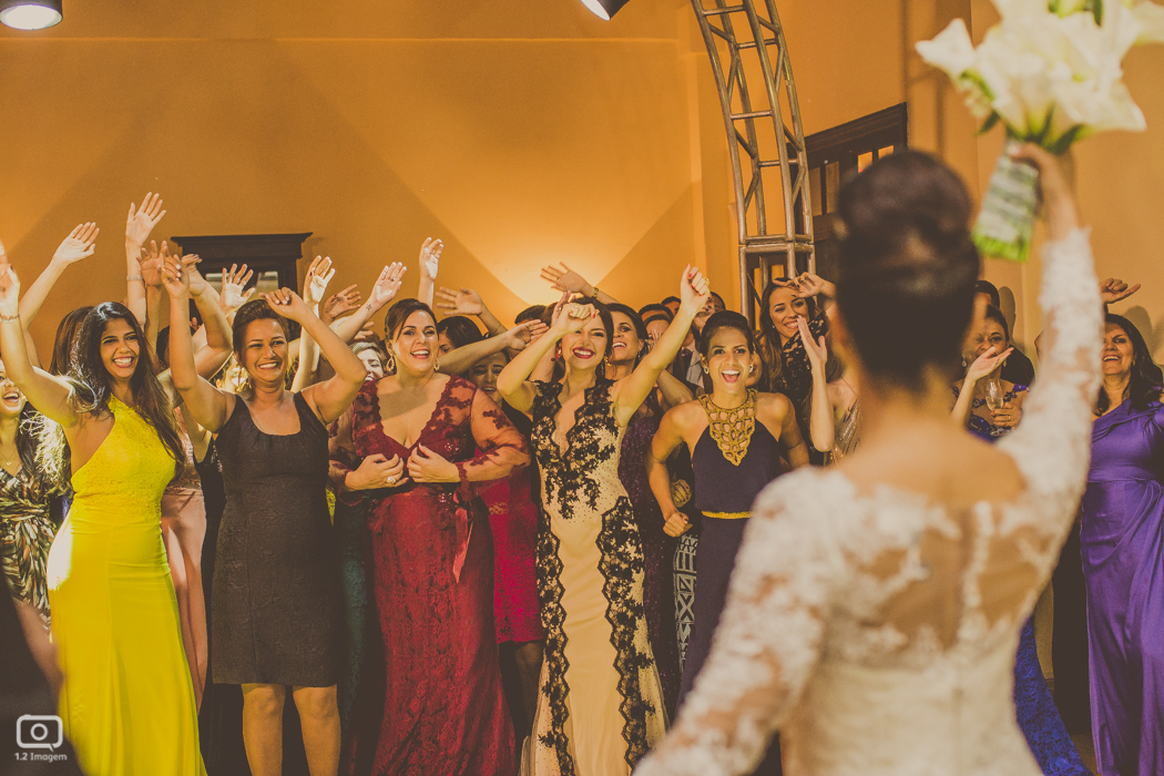 making of noiva, vestido de noiva, maquiagem casamento, casamento na bahia, buquê de noiva, raoni libório, noiva nova, noivos, casamento na praia, wedding brazil, umpontodoisimagem