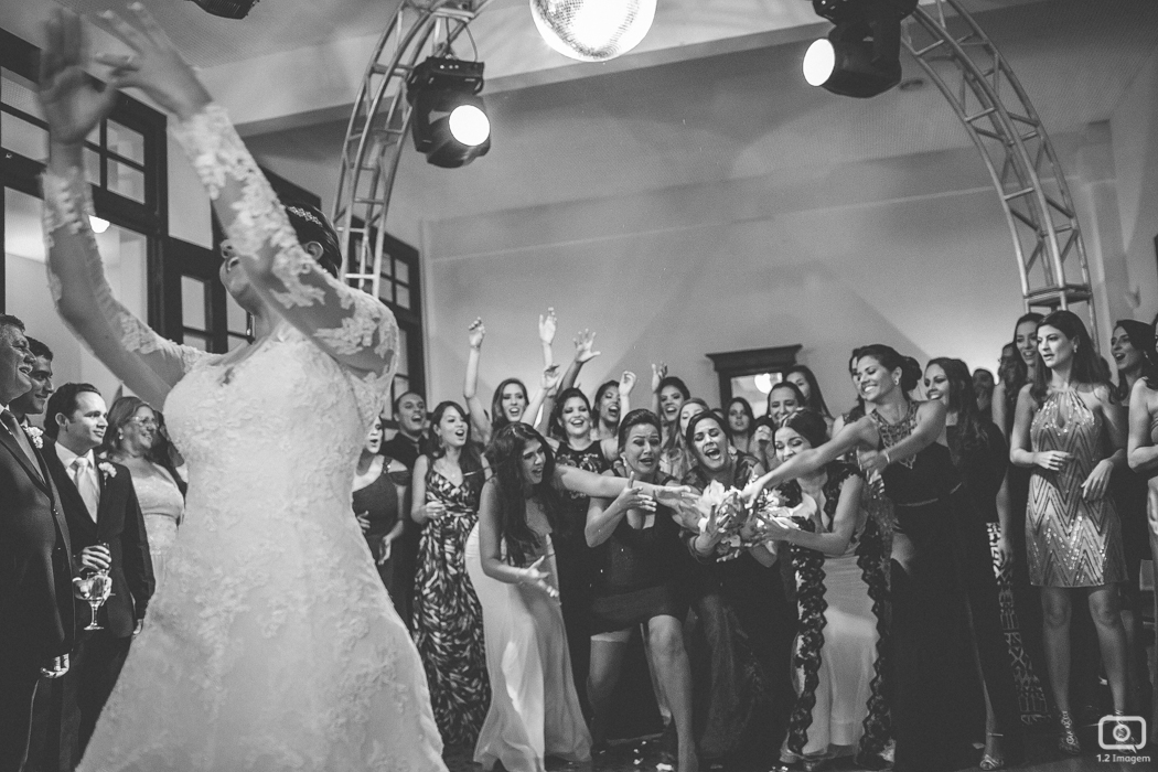 making of noiva, vestido de noiva, maquiagem casamento, casamento na bahia, buquê de noiva, raoni libório, noiva nova, noivos, casamento na praia, wedding brazil, umpontodoisimagem