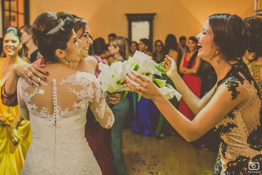 making of noiva, vestido de noiva, maquiagem casamento, casamento na bahia, buquê de noiva, raoni libório, noiva nova, noivos, casamento na praia, wedding brazil, umpontodoisimagem