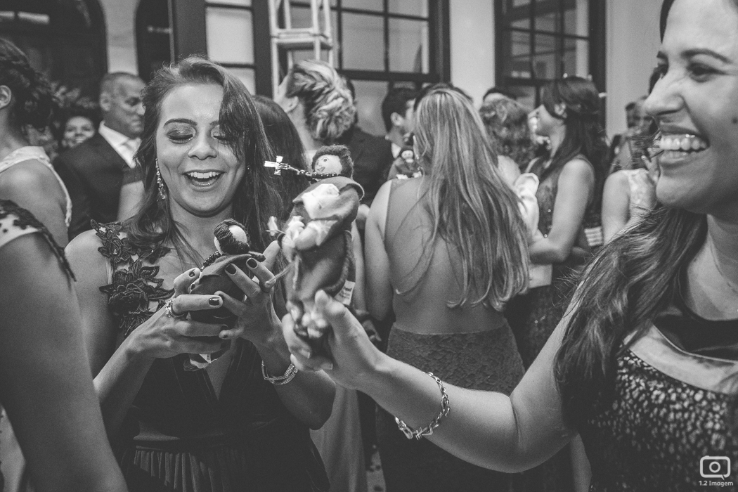 making of noiva, vestido de noiva, maquiagem casamento, casamento na bahia, buquê de noiva, raoni libório, noiva nova, noivos, casamento na praia, wedding brazil, umpontodoisimagem