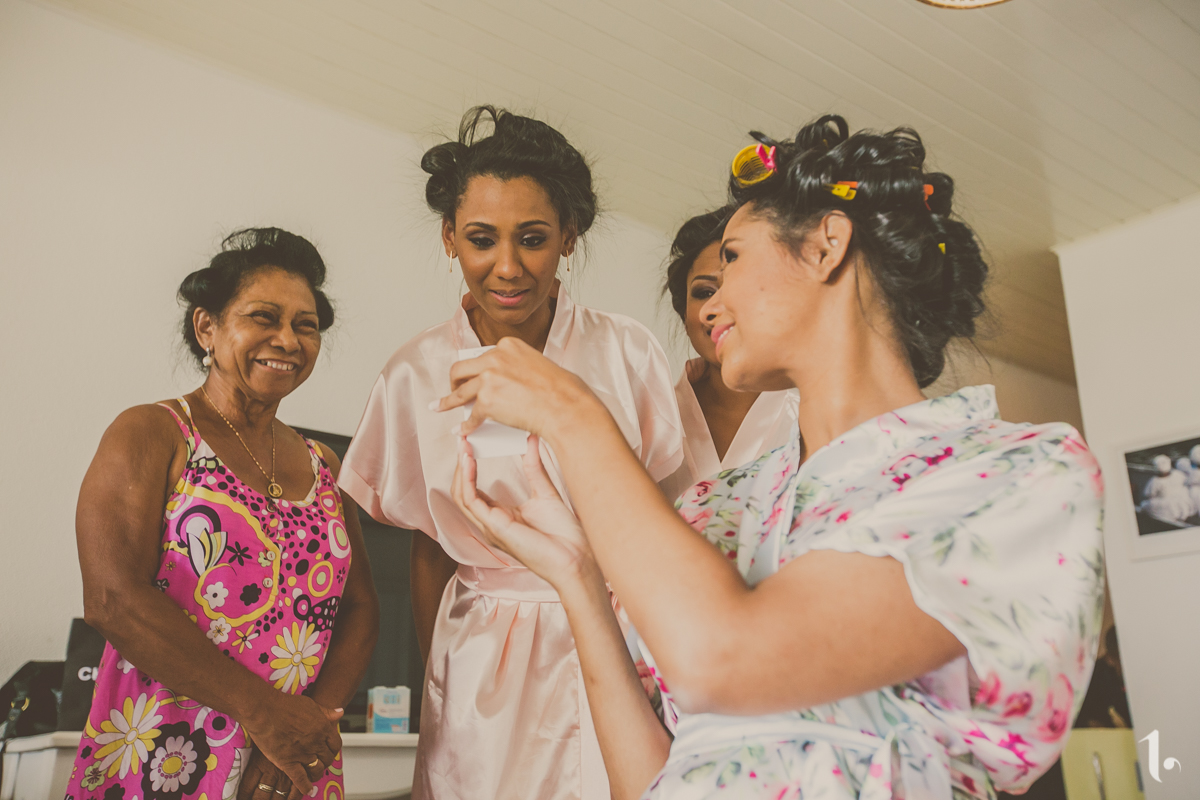 making of noiva, vestido de noiva, maquiagem casamento, casamento na bahia, buquê de noiva, raoni libório, noiva nova, noivos, casamento na praia, wedding brazil, umpontodoisimagem