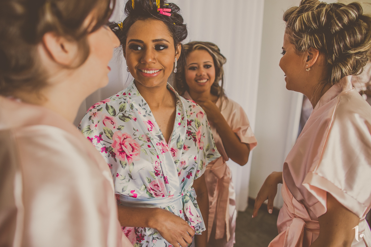 making of noiva, vestido de noiva, maquiagem casamento, casamento na bahia, buquê de noiva, raoni libório, noiva nova, noivos, casamento na praia, wedding brazil, umpontodoisimagem