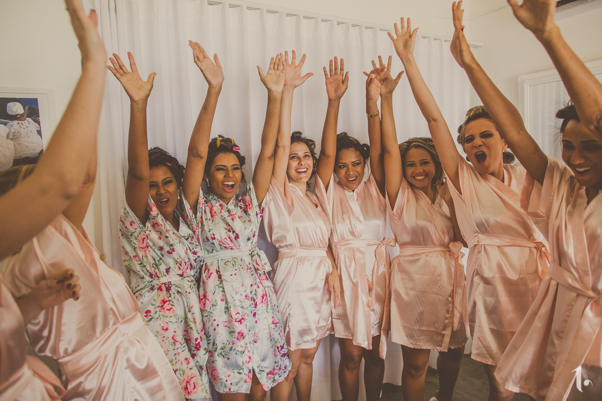 making of noiva, vestido de noiva, maquiagem casamento, casamento na bahia, buquê de noiva, raoni libório, noiva nova, noivos, casamento na praia, wedding brazil, umpontodoisimagem