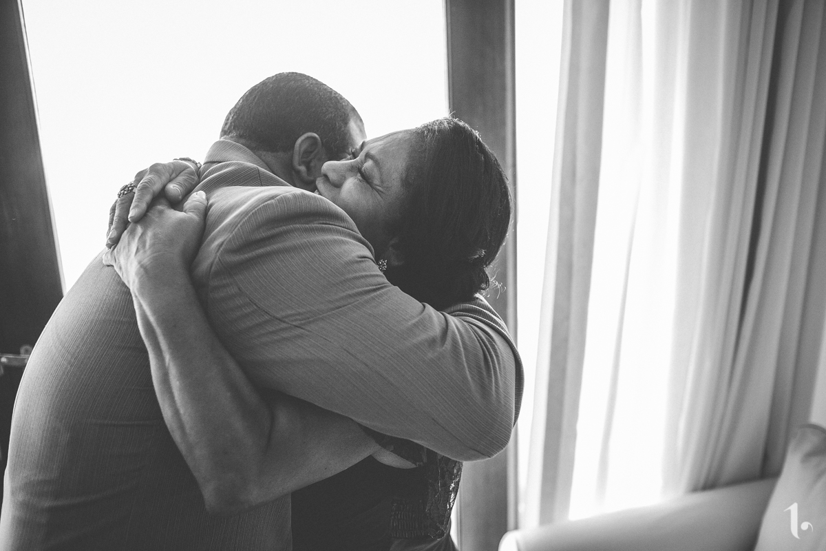 making of noiva, vestido de noiva, maquiagem casamento, casamento na bahia, buquê de noiva, raoni libório, noiva nova, noivos, casamento na praia, wedding brazil, umpontodoisimagem