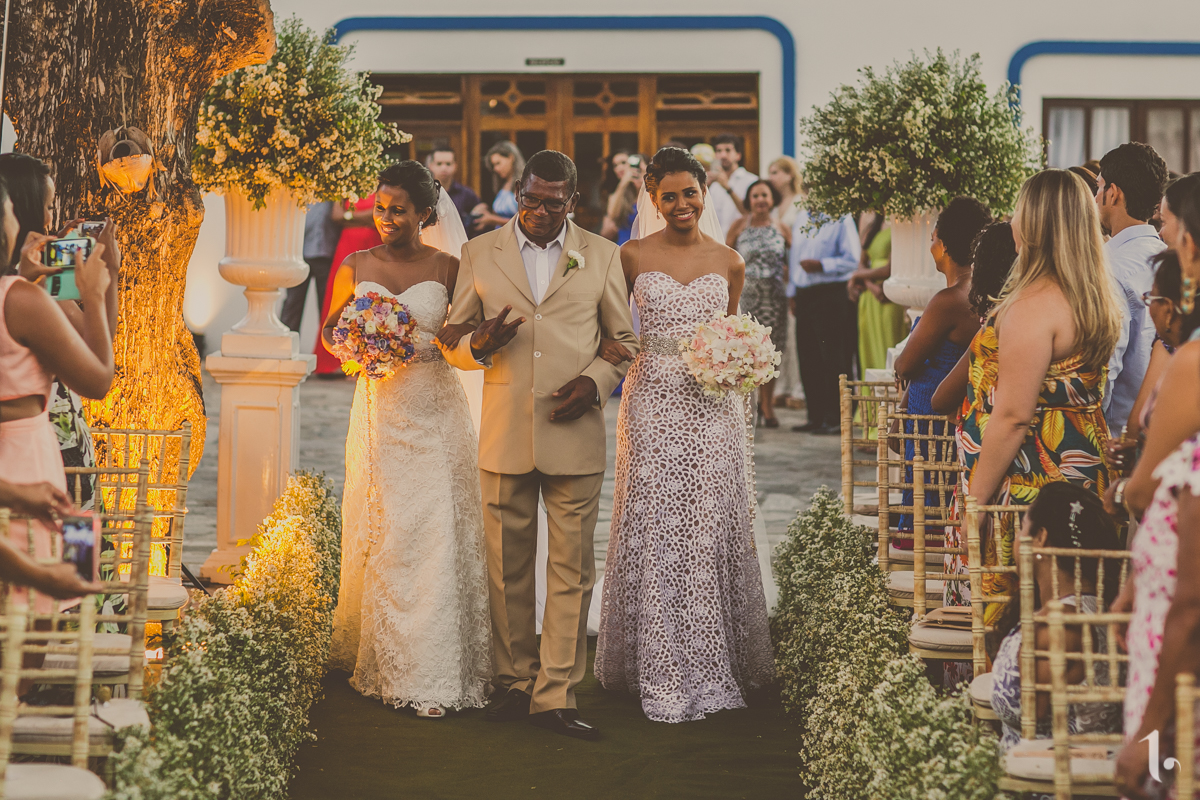 making of noiva, vestido de noiva, maquiagem casamento, casamento na bahia, buquê de noiva, raoni libório, noiva nova, noivos, casamento na praia, wedding brazil, umpontodoisimagem