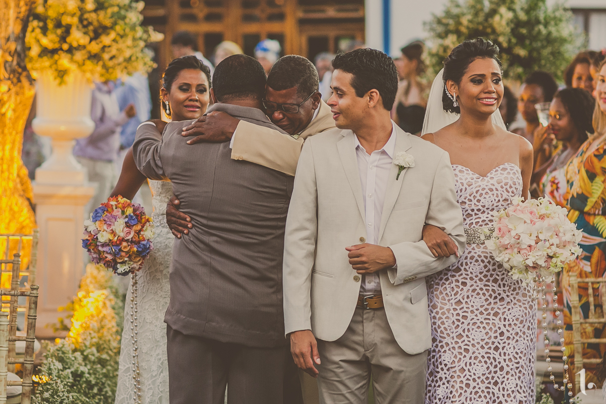 making of noiva, vestido de noiva, maquiagem casamento, casamento na bahia, buquê de noiva, raoni libório, noiva nova, noivos, casamento na praia, wedding brazil, umpontodoisimagem
