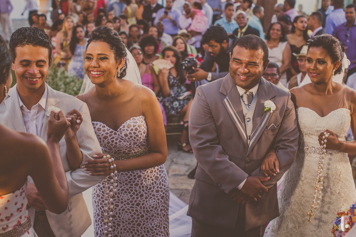 making of noiva, vestido de noiva, maquiagem casamento, casamento na bahia, buquê de noiva, raoni libório, noiva nova, noivos, casamento na praia, wedding brazil, umpontodoisimagem