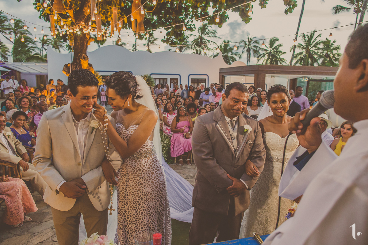 making of noiva, vestido de noiva, maquiagem casamento, casamento na bahia, buquê de noiva, raoni libório, noiva nova, noivos, casamento na praia, wedding brazil, umpontodoisimagem