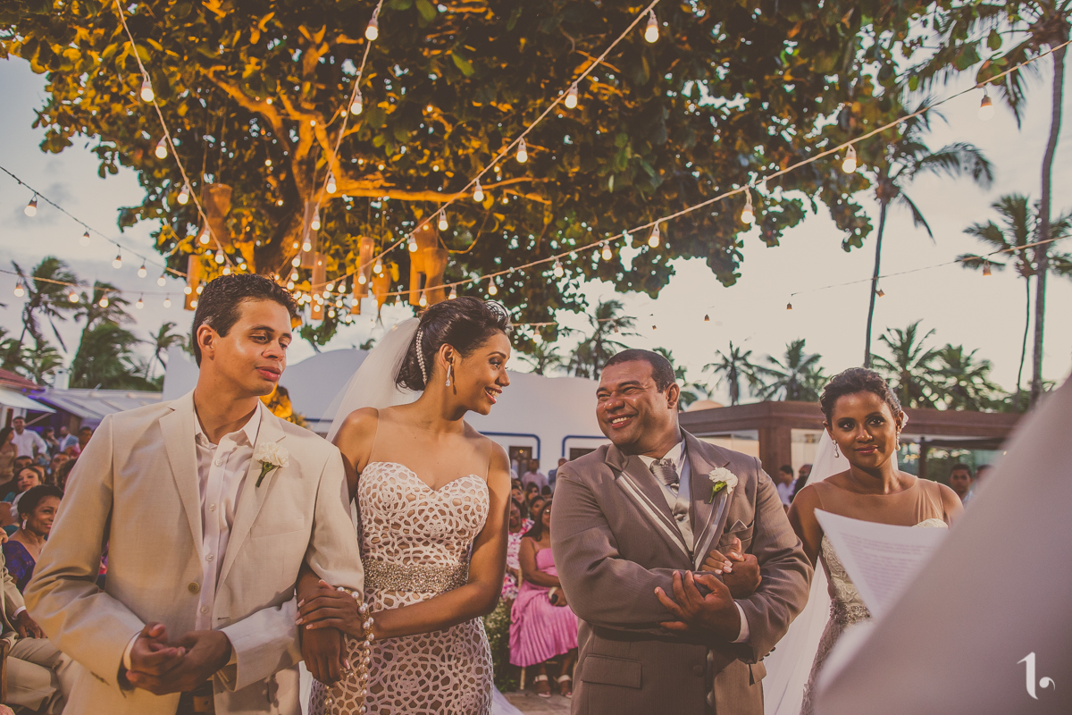 making of noiva, vestido de noiva, maquiagem casamento, casamento na bahia, buquê de noiva, raoni libório, noiva nova, noivos, casamento na praia, wedding brazil, umpontodoisimagem