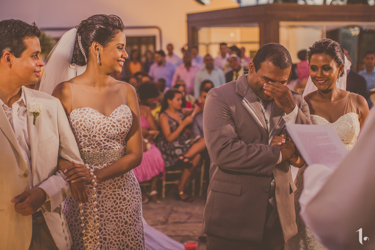 making of noiva, vestido de noiva, maquiagem casamento, casamento na bahia, buquê de noiva, raoni libório, noiva nova, noivos, casamento na praia, wedding brazil, umpontodoisimagem