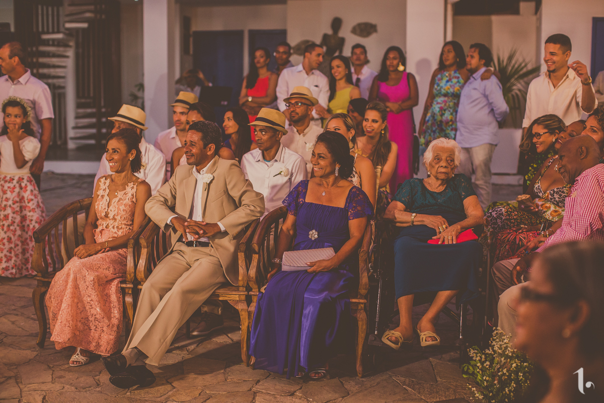 making of noiva, vestido de noiva, maquiagem casamento, casamento na bahia, buquê de noiva, raoni libório, noiva nova, noivos, casamento na praia, wedding brazil, umpontodoisimagem