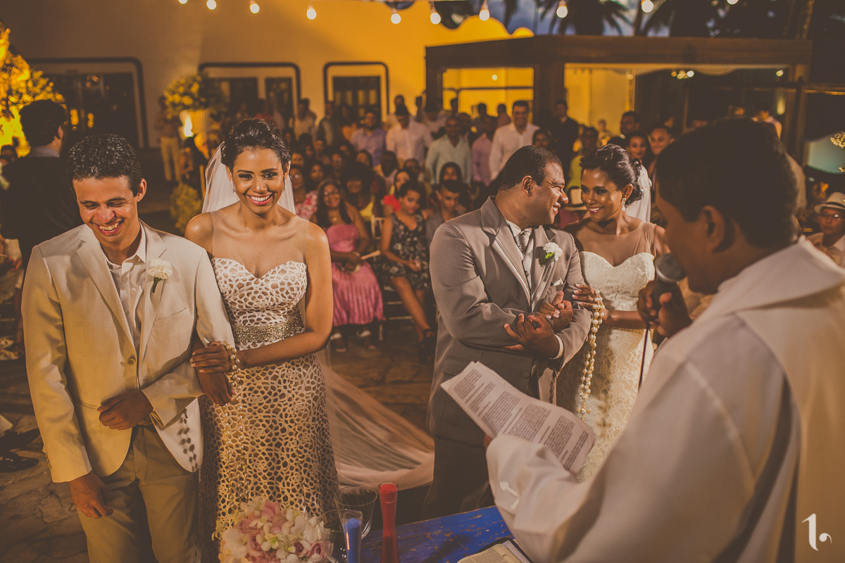 making of noiva, vestido de noiva, maquiagem casamento, casamento na bahia, buquê de noiva, raoni libório, noiva nova, noivos, casamento na praia, wedding brazil, umpontodoisimagem