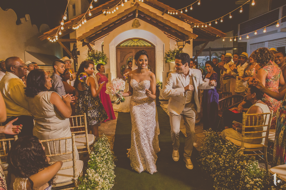 making of noiva, vestido de noiva, maquiagem casamento, casamento na bahia, buquê de noiva, raoni libório, noiva nova, noivos, casamento na praia, wedding brazil, umpontodoisimagem