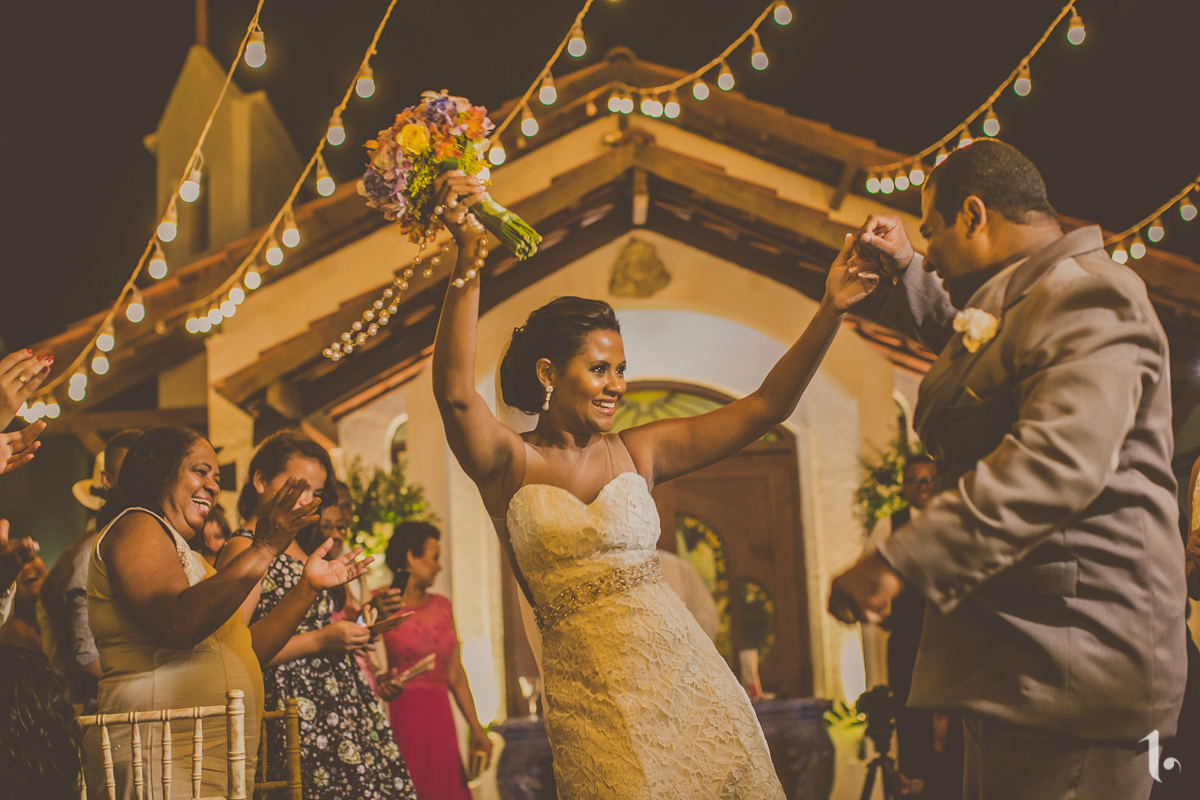 making of noiva, vestido de noiva, maquiagem casamento, casamento na bahia, buquê de noiva, raoni libório, noiva nova, noivos, casamento na praia, wedding brazil, umpontodoisimagem