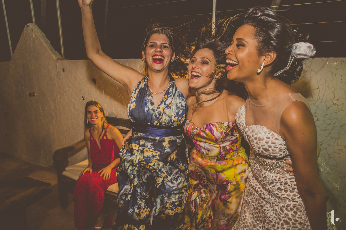 making of noiva, vestido de noiva, maquiagem casamento, casamento na bahia, buquê de noiva, raoni libório, noiva nova, noivos, casamento na praia, wedding brazil, umpontodoisimagem