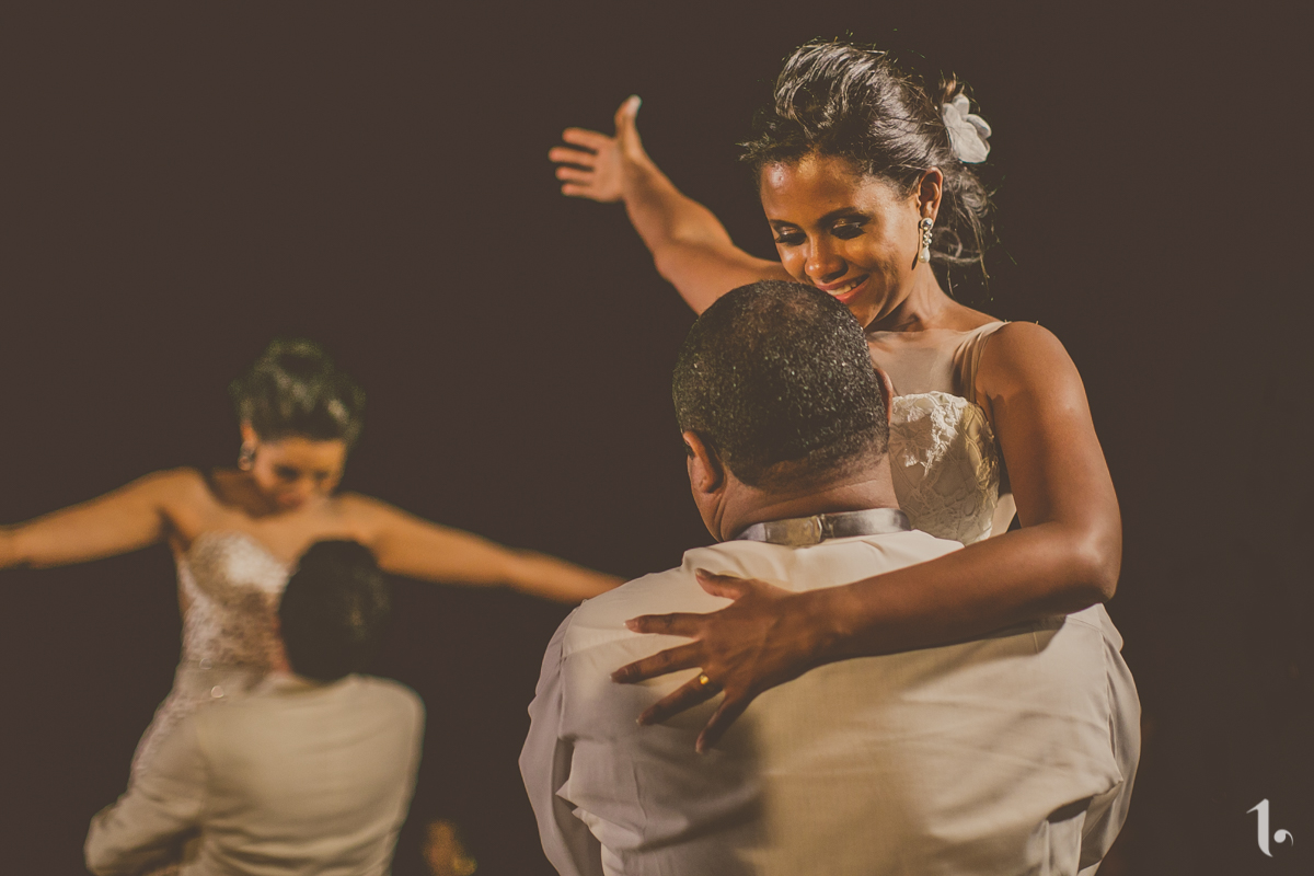 making of noiva, vestido de noiva, maquiagem casamento, casamento na bahia, buquê de noiva, raoni libório, noiva nova, noivos, casamento na praia, wedding brazil, umpontodoisimagem