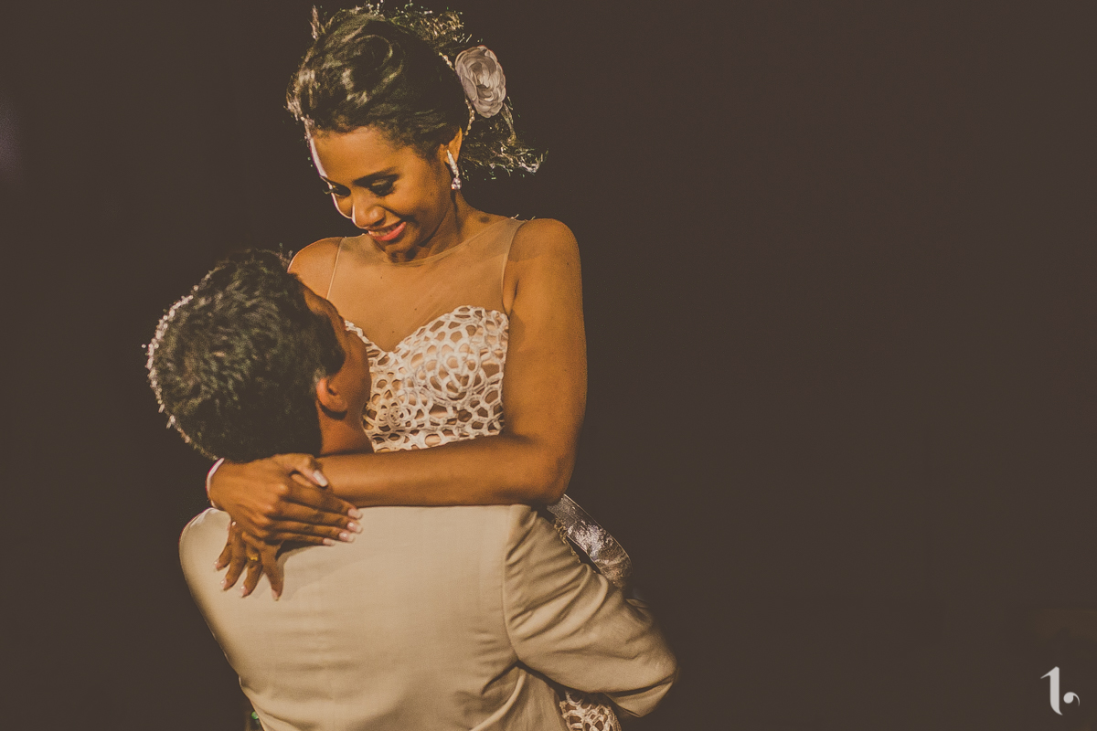 making of noiva, vestido de noiva, maquiagem casamento, casamento na bahia, buquê de noiva, raoni libório, noiva nova, noivos, casamento na praia, wedding brazil, umpontodoisimagem