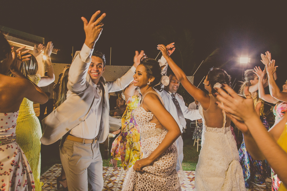 making of noiva, vestido de noiva, maquiagem casamento, casamento na bahia, buquê de noiva, raoni libório, noiva nova, noivos, casamento na praia, wedding brazil, umpontodoisimagem
