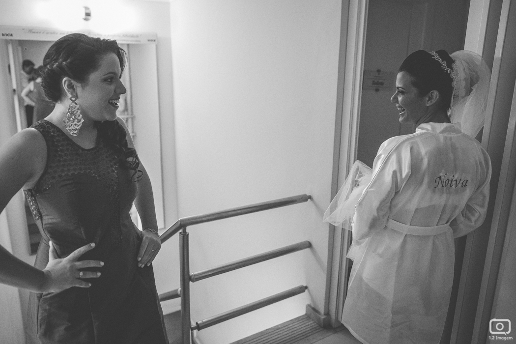 making of noiva, vestido de noiva, maquiagem casamento, casamento na bahia, buquê de noiva, raoni libório, noiva nova, noivos, casamento na praia, wedding brazil, umpontodoisimagem