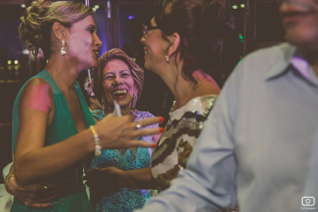 making of noiva, vestido de noiva, maquiagem casamento, casamento na bahia, buquê de noiva, raoni libório, noiva nova, noivos, casamento na praia, wedding brazil, umpontodoisimagem