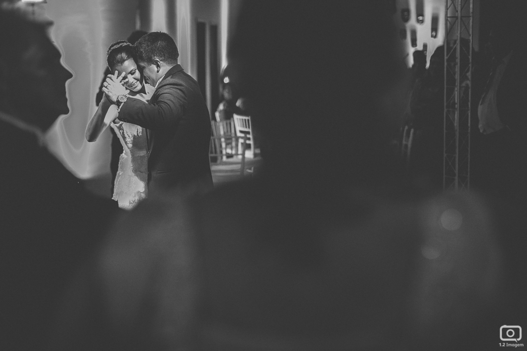 making of noiva, vestido de noiva, maquiagem casamento, casamento na bahia, buquê de noiva, raoni libório, noiva nova, noivos, casamento na praia, wedding brazil, umpontodoisimagem