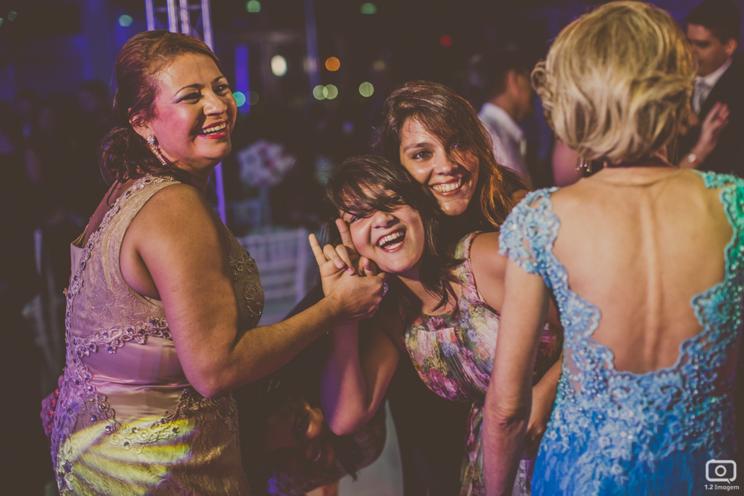 making of noiva, vestido de noiva, maquiagem casamento, casamento na bahia, buquê de noiva, raoni libório, noiva nova, noivos, casamento na praia, wedding brazil, umpontodoisimagem