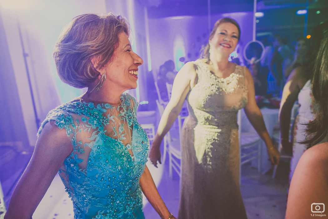 making of noiva, vestido de noiva, maquiagem casamento, casamento na bahia, buquê de noiva, raoni libório, noiva nova, noivos, casamento na praia, wedding brazil, umpontodoisimagem