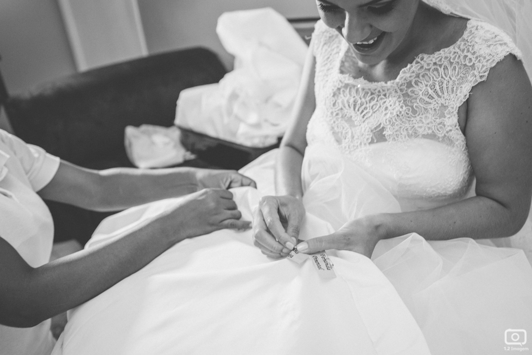 making of noiva, vestido de noiva, maquiagem casamento, casamento na bahia, buquê de noiva, raoni libório, noiva nova, noivos, casamento na praia, wedding brazil, umpontodoisimagem