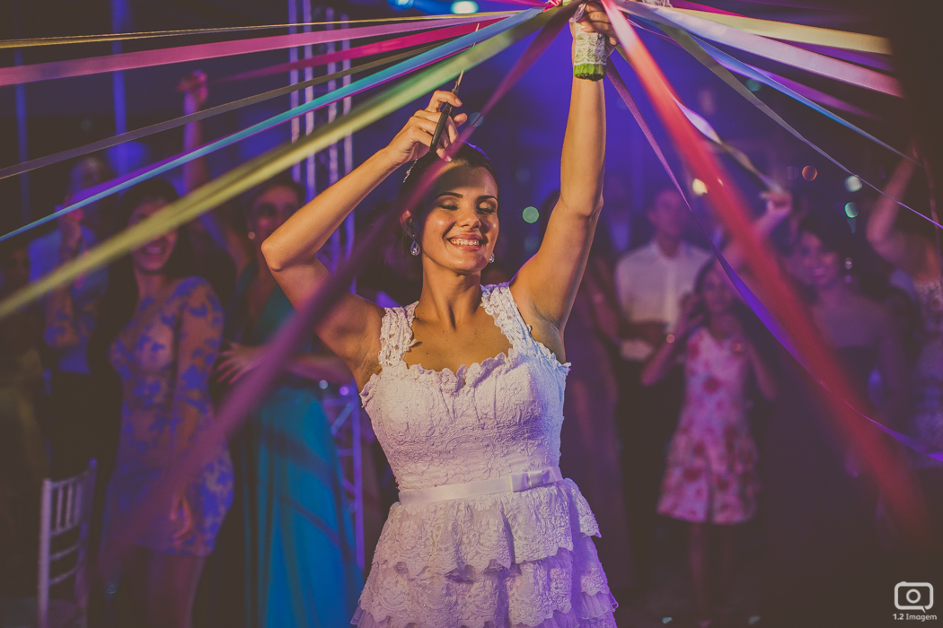 making of noiva, vestido de noiva, maquiagem casamento, casamento na bahia, buquê de noiva, raoni libório, noiva nova, noivos, casamento na praia, wedding brazil, umpontodoisimagem