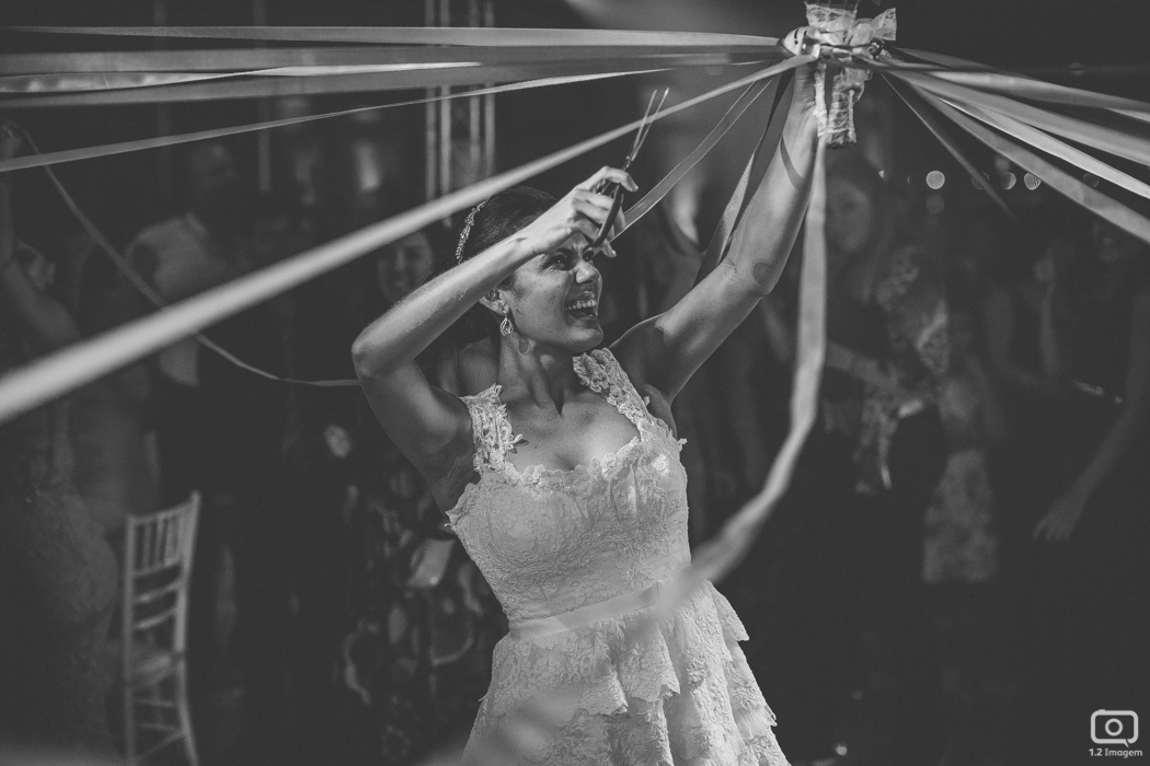 making of noiva, vestido de noiva, maquiagem casamento, casamento na bahia, buquê de noiva, raoni libório, noiva nova, noivos, casamento na praia, wedding brazil, umpontodoisimagem