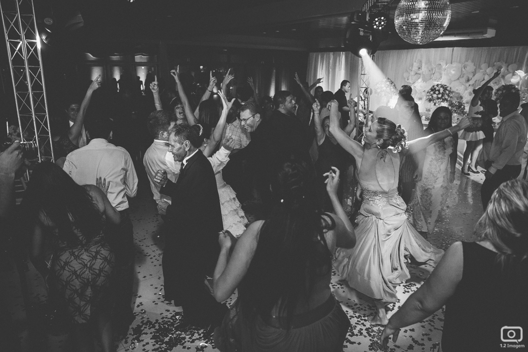 making of noiva, vestido de noiva, maquiagem casamento, casamento na bahia, buquê de noiva, raoni libório, noiva nova, noivos, casamento na praia, wedding brazil, umpontodoisimagem