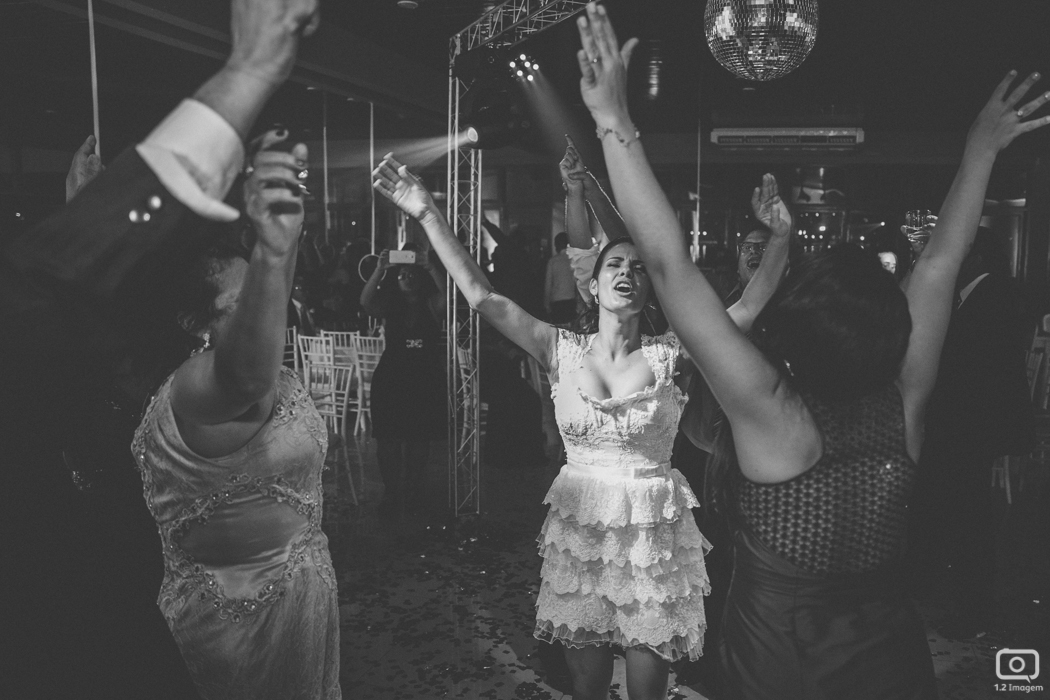 making of noiva, vestido de noiva, maquiagem casamento, casamento na bahia, buquê de noiva, raoni libório, noiva nova, noivos, casamento na praia, wedding brazil, umpontodoisimagem