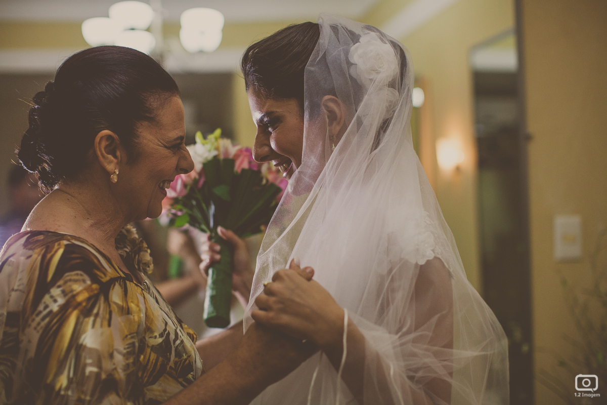 making of noiva, vestido de noiva, maquiagem casamento, casamento na bahia, buquê de noiva, raoni libório, noiva nova, noivos, casamento na praia, wedding brazil, umpontodoisimagem
