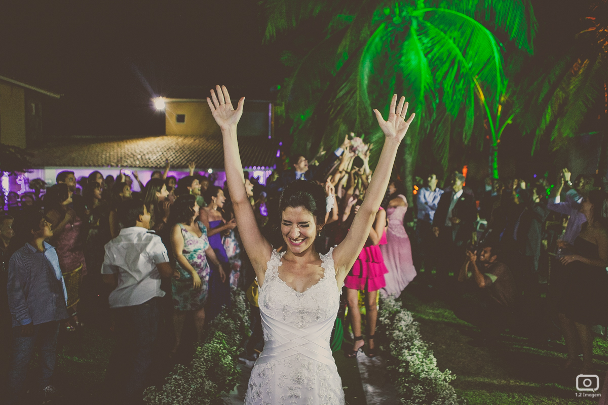 making of noiva, vestido de noiva, maquiagem casamento, casamento na bahia, buquê de noiva, raoni libório, noiva nova, noivos, casamento na praia, wedding brazil, umpontodoisimagem