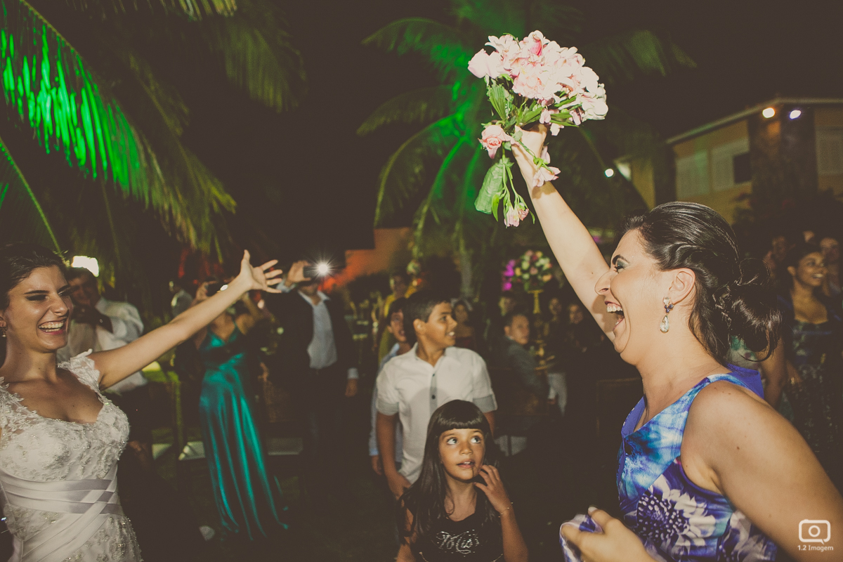 making of noiva, vestido de noiva, maquiagem casamento, casamento na bahia, buquê de noiva, raoni libório, noiva nova, noivos, casamento na praia, wedding brazil, umpontodoisimagem