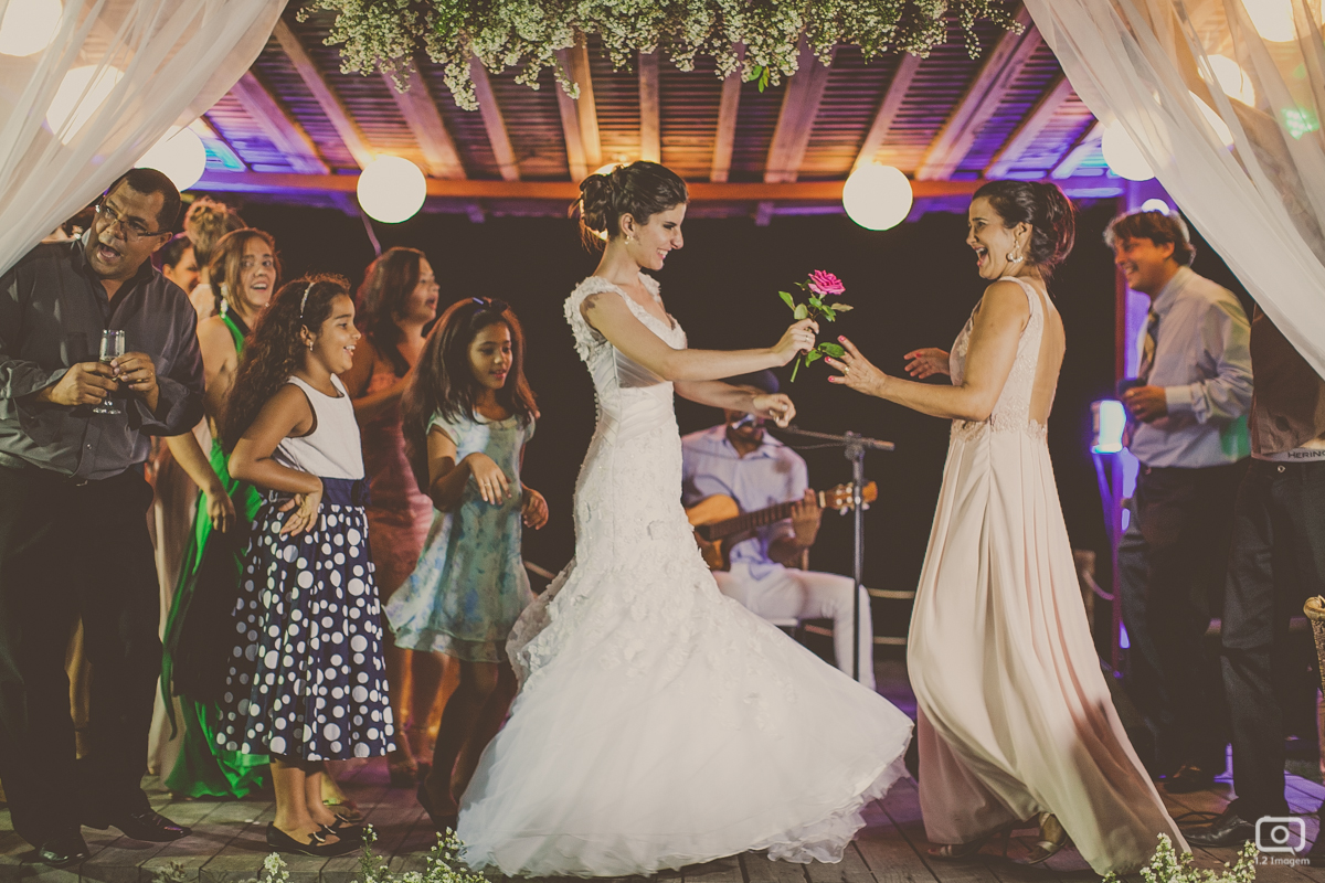 making of noiva, vestido de noiva, maquiagem casamento, casamento na bahia, buquê de noiva, raoni libório, noiva nova, noivos, casamento na praia, wedding brazil, umpontodoisimagem