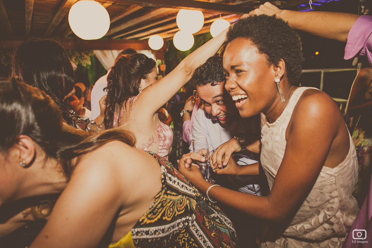 making of noiva, vestido de noiva, maquiagem casamento, casamento na bahia, buquê de noiva, raoni libório, noiva nova, noivos, casamento na praia, wedding brazil, umpontodoisimagem