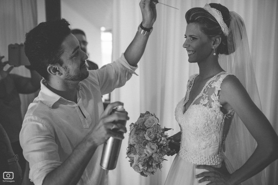 making of noiva, vestido de noiva, maquiagem casamento, casamento na bahia, buquê de noiva, raoni libório, noiva nova, noivos, casamento na praia, wedding brazil, umpontodoisimagem