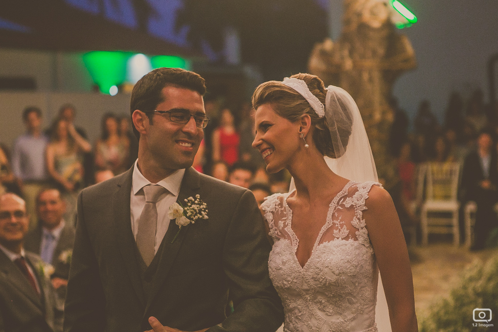 making of noiva, vestido de noiva, maquiagem casamento, casamento na bahia, buquê de noiva, raoni libório, noiva nova, noivos, casamento na praia, wedding brazil, umpontodoisimagem