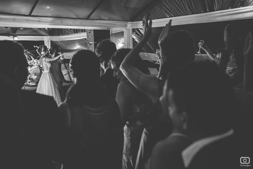 making of noiva, vestido de noiva, maquiagem casamento, casamento na bahia, buquê de noiva, raoni libório, noiva nova, noivos, casamento na praia, wedding brazil, umpontodoisimagem