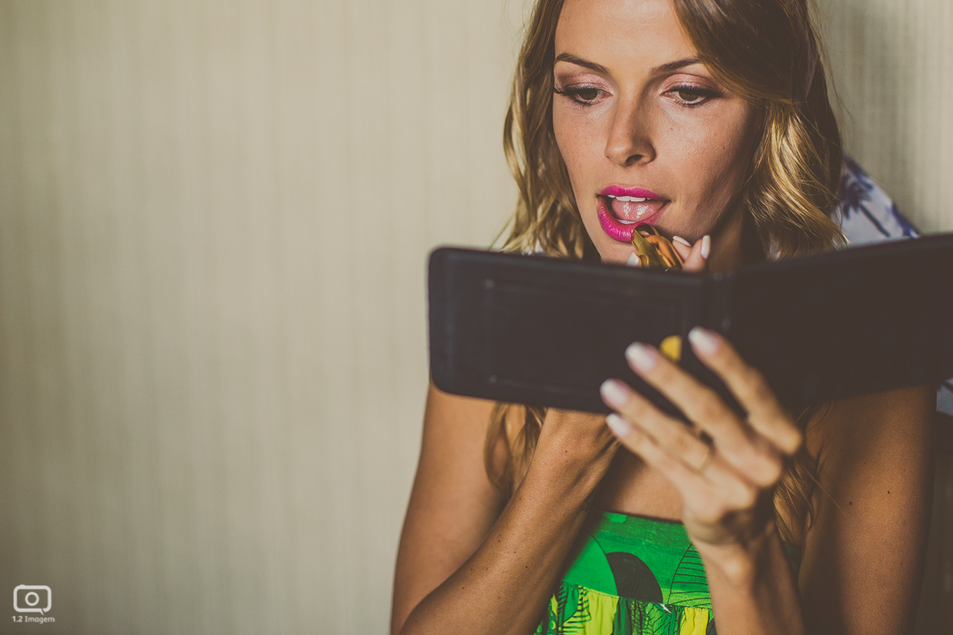 Making of, noiva, vestido, make, maquiagem casamento, casamento, wedding, wed, wed day, bride, universo da noiva, noiva nova, noivos, praia do forte, bahia, praia, casamento na praia, wedding brazil, Rivalda Carvalho, Pousada Refúgio da Vila, Igrej