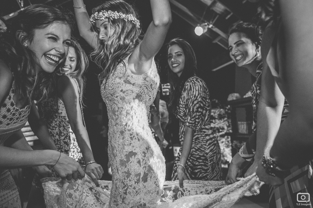 Making of, noiva, vestido, make, maquiagem casamento, casamento, wedding, wed, wed day, bride, universo da noiva, noiva nova, noivos, praia do forte, bahia, praia, casamento na praia, wedding brazil, Rivalda Carvalho, Pousada Refúgio da Vila, Igreja São F