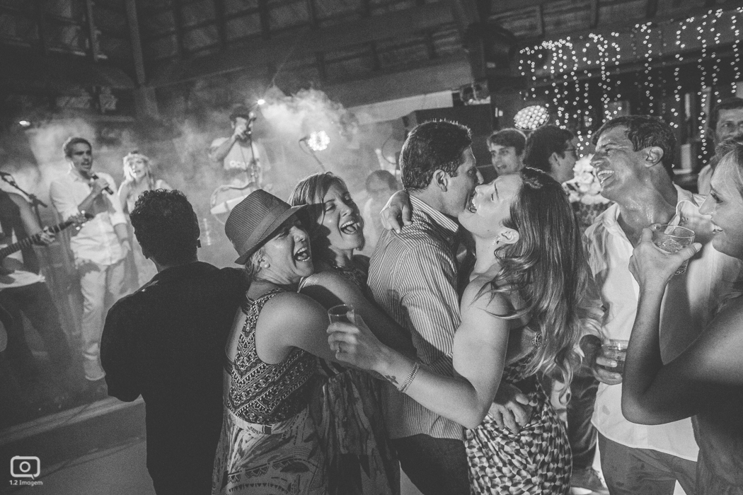 Making of, noiva, vestido, make, maquiagem casamento, casamento, wedding, wed, wed day, bride, universo da noiva, noiva nova, noivos, praia do forte, bahia, praia, casamento na praia, wedding brazil, Rivalda Carvalho, Pousada Refúgio da Vila, Igreja São F