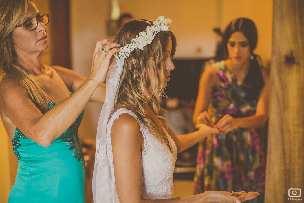 Making of, noiva, vestido, make, maquiagem casamento, casamento, wedding, wed, wed day, bride, universo da noiva, noiva nova, noivos, praia do forte, bahia, praia, casamento na praia, wedding brazil, Rivalda Carvalho, Pousada Refúgio da Vila, Igreja São F