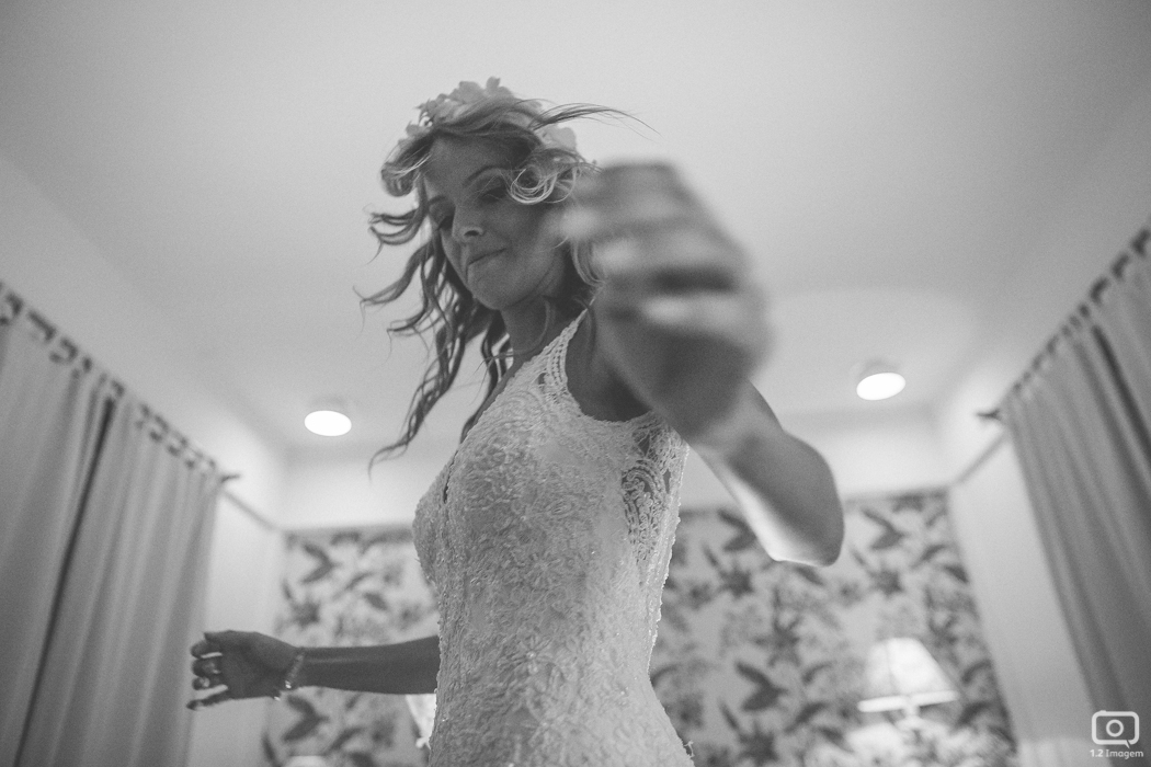 Making of, noiva, vestido, make, maquiagem casamento, casamento, wedding, wed, wed day, bride, universo da noiva, noiva nova, noivos, praia do forte, bahia, praia, casamento na praia, wedding brazil, Rivalda Carvalho, Pousada Refúgio da Vila, Igreja São F