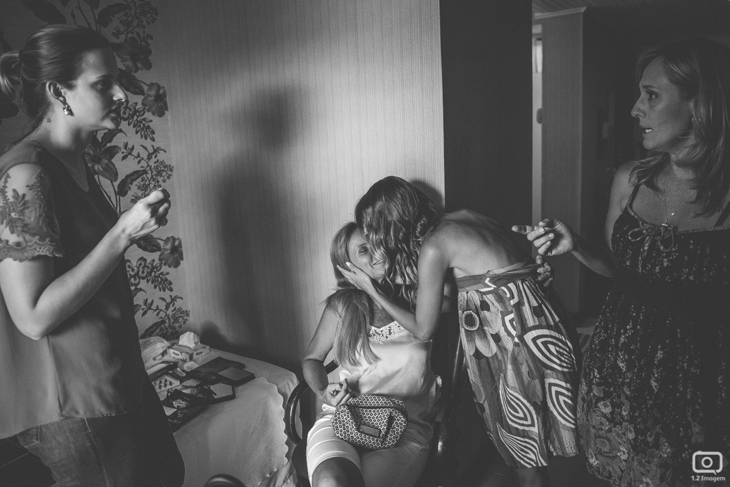 Making of, noiva, vestido, make, maquiagem casamento, casamento, wedding, wed, wed day, bride, universo da noiva, noiva nova, noivos, praia do forte, bahia, praia, casamento na praia, wedding brazil, Rivalda Carvalho, Pousada Refúgio da Vila, Igrej