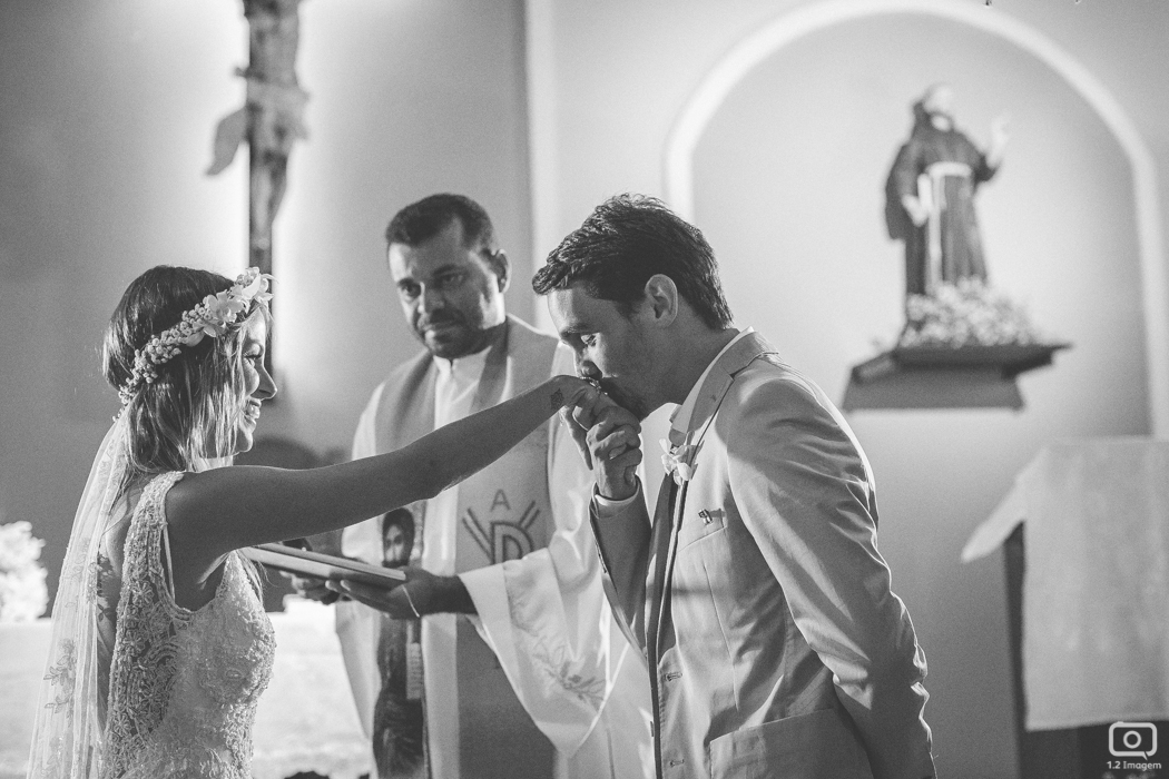 Making of, noiva, vestido, make, maquiagem casamento, casamento, wedding, wed, wed day, bride, universo da noiva, noiva nova, noivos, praia do forte, bahia, praia, casamento na praia, wedding brazil, Rivalda Carvalho, Pousada Refúgio da Vila, Igreja São F