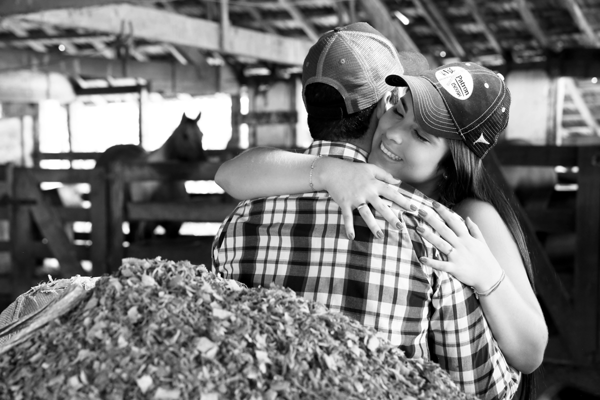 noiva, noivo, pre wedding, sessão, fazenda, cavalos, chapeu, amor, paixao, araxa, cerca, bone, sela, ricardo dias, studio s, foto